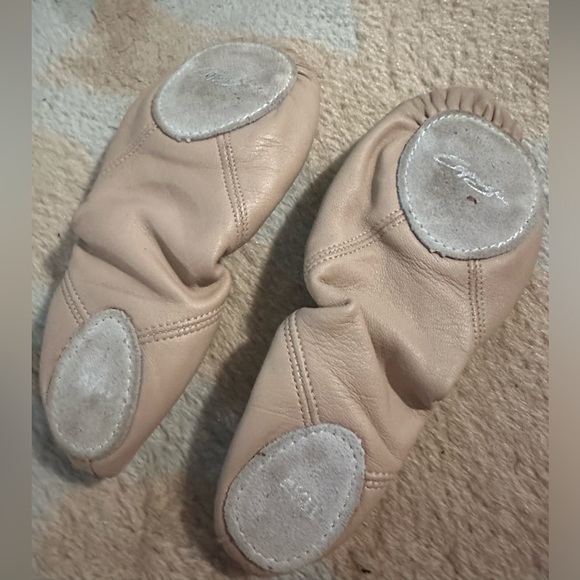 Capezio ballet shoe - Picture 2 of 3